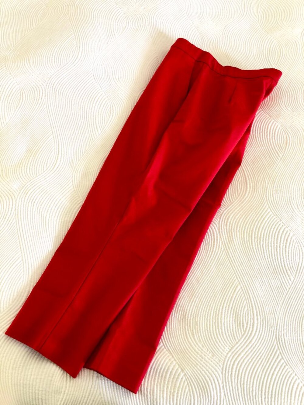 Maison d'Amelie Red Stretchy Pull Up Cropped Pants, Size 8